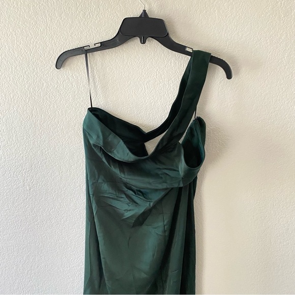 REVOLVE NBD Evan Gown in Emerald Size XL - Picture 7 of 7